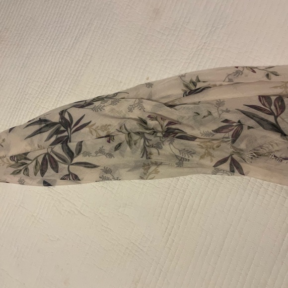 Gauzy raw edge scarf labels removed--grey mulberry olive design on off white - Picture 1 of 7